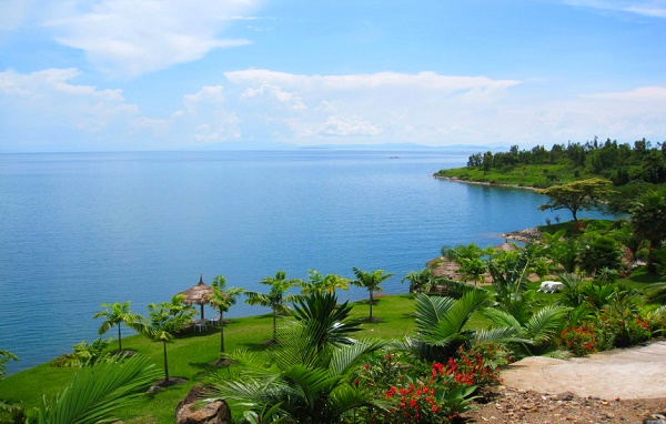 5-Day Rwanda Tour: Gorillas, Twin Lakes & Lake Kivu