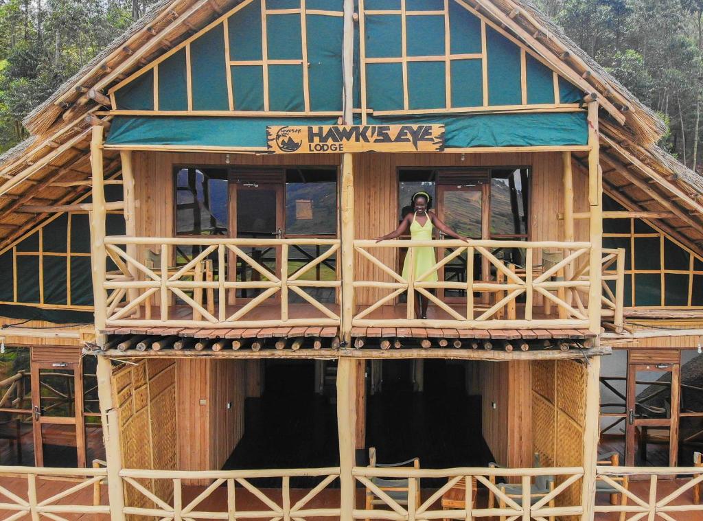 Hawk’s Eye Lodge – Stay with Lake Bunyonyi Views Near Bwindi