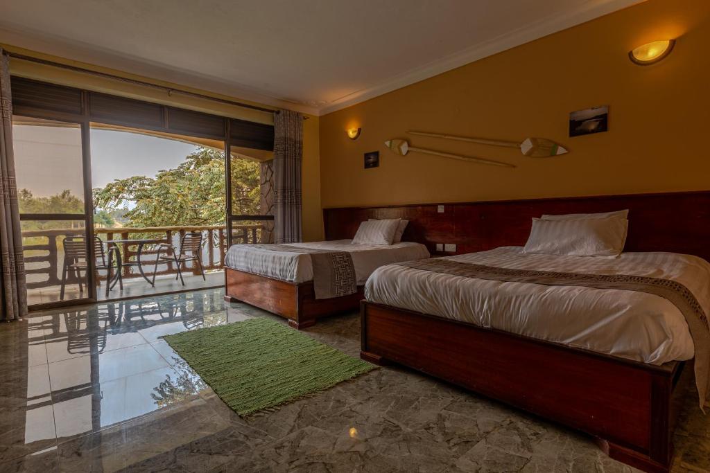 Bunyonyi Overland Camp – Lakefront Stay with Adventure Near Bwindi