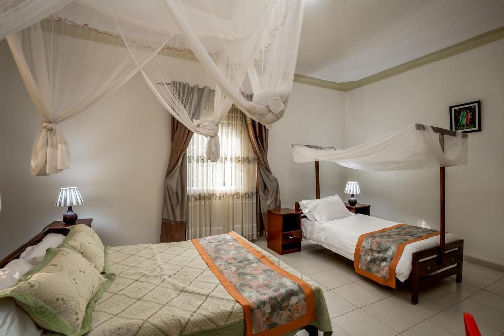 The Crested Crane Bwindi Hotel – Comfort & Nature Near Bwindi